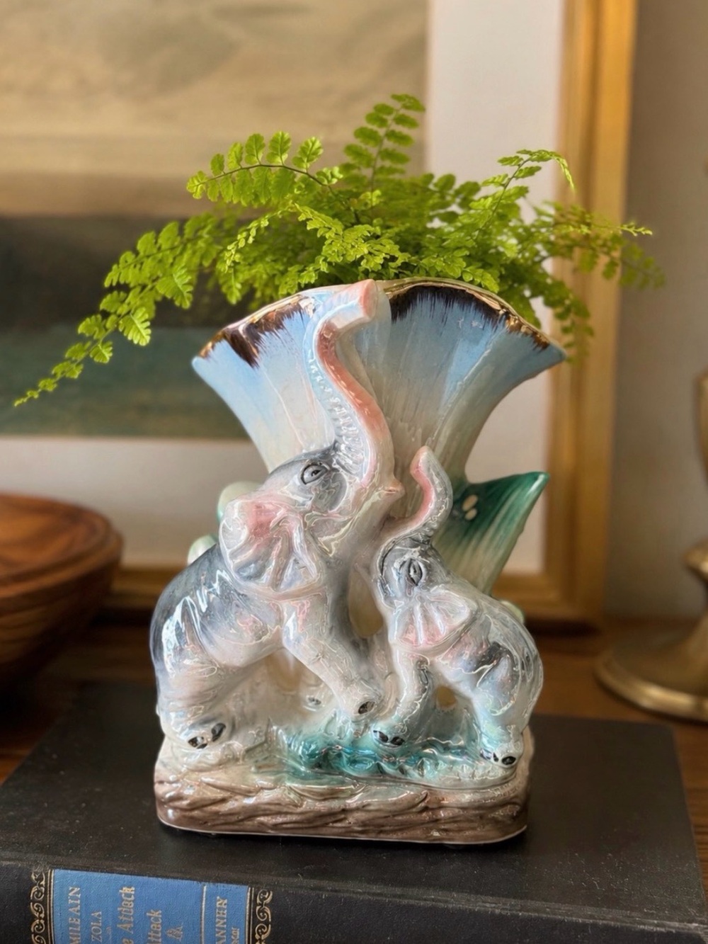 Vintage 1950s Lusterware Mother & Baby Elephant Vase Pastel Iridescent 6.5”